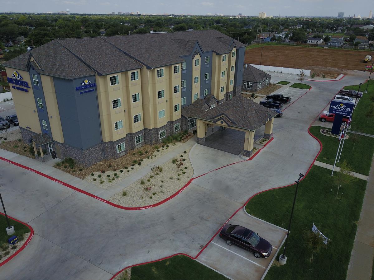 Microtel Inn & Suites By Wyndham Lubbock Exterior foto